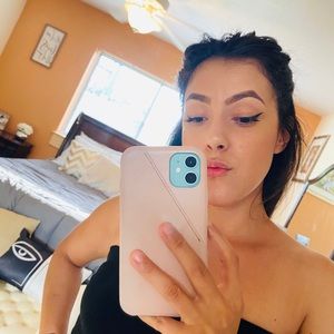 Meet your Posher, Elizabeth